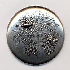 Spider & Fly Button